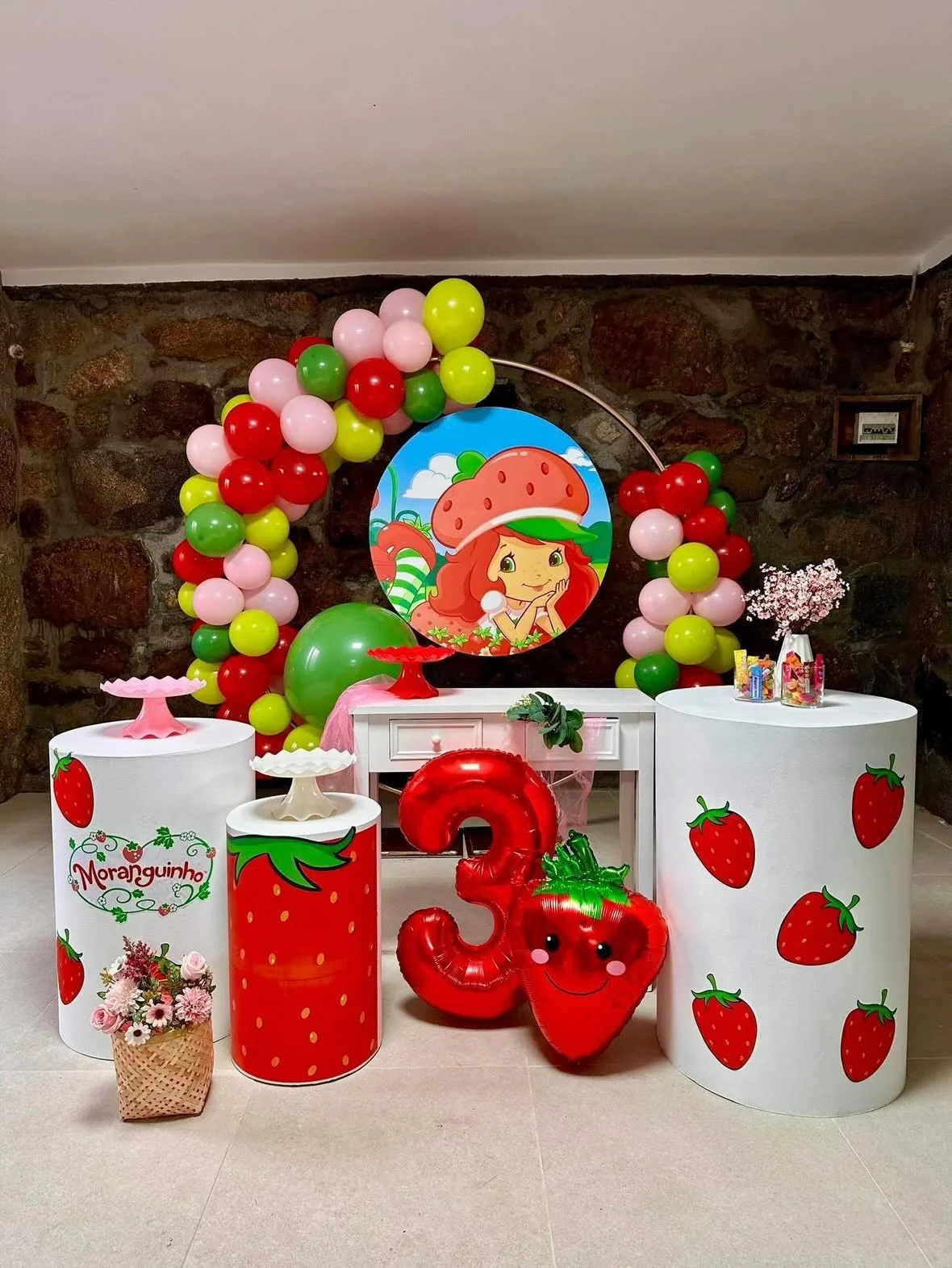 Decoração colorida preparada para festa